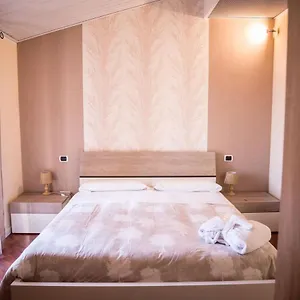 ** Hotel Lonatino Italia